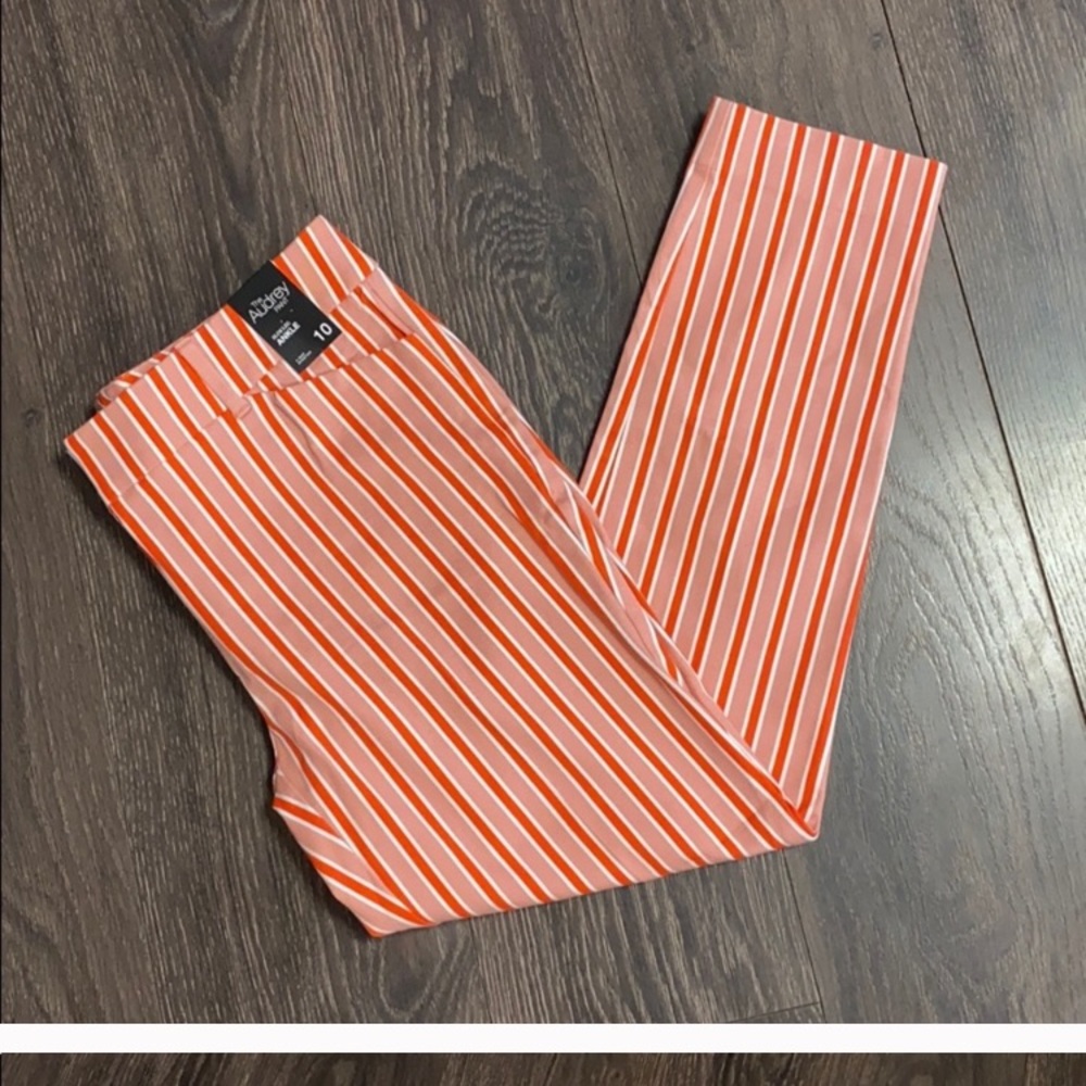 NWT New York & Co. The Audrey Striped Ankle Pants